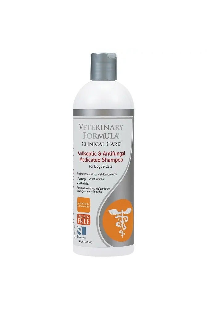 Veterinary Formula شامبو طبي مضاد للبكتيريا والفطريات من مختبرات سينيرجي للحيوانات الأليفة - 473 مل - Image 1