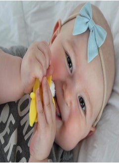 Nuby Nuby Soothing Banana Teether, Yellow , 5 Inch (Pack of 1)  - Image 4