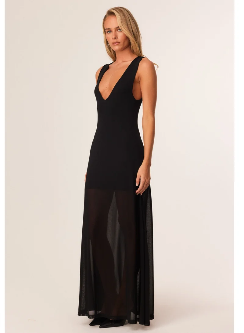 ساندايز Chelsea Deep Neck Maxi Dress