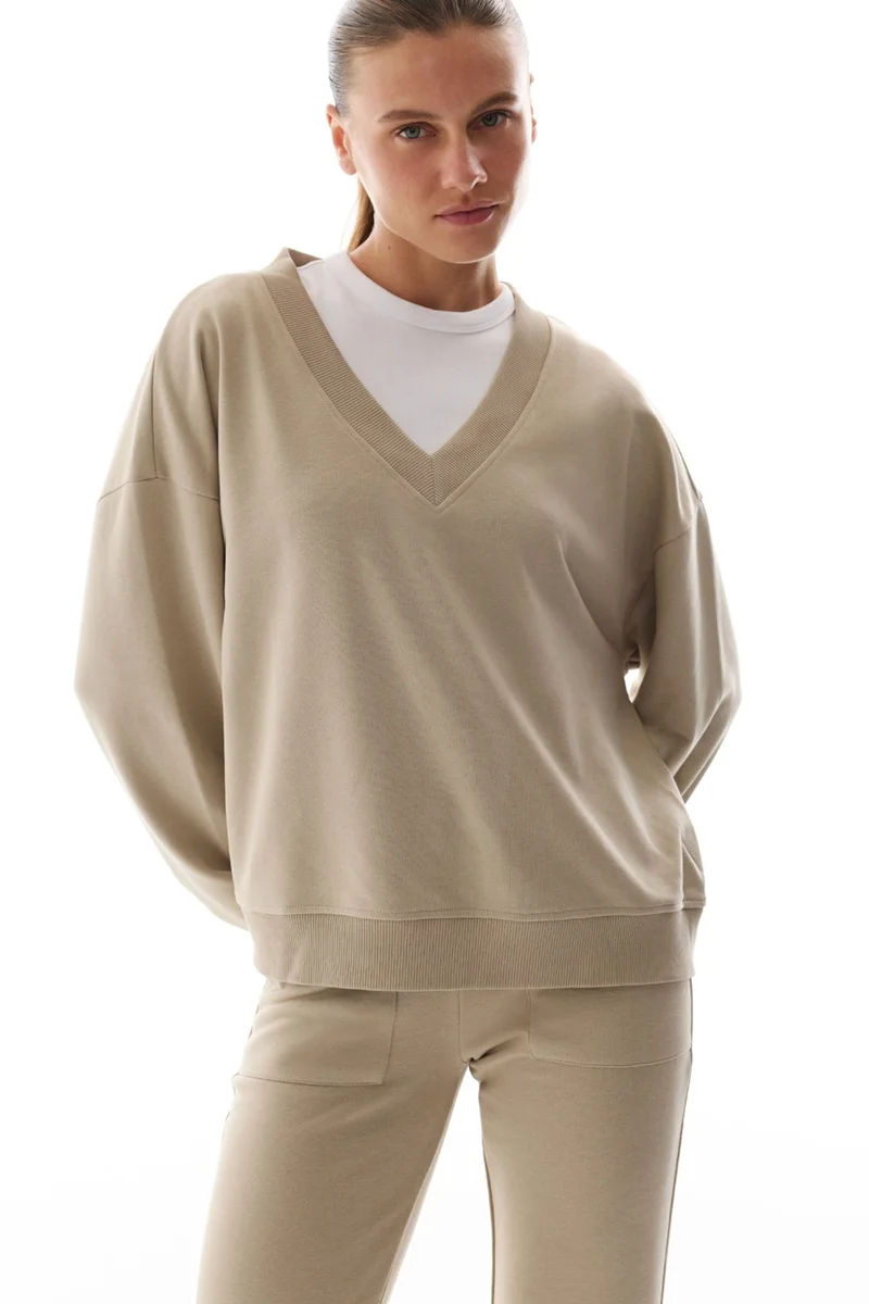 بنتي PENTI Wide V-Neck Sweatshirt