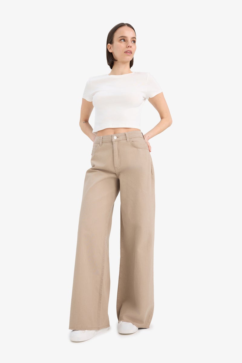DeFacto Woman Wide Leg Normal Waist Standard Length Gabardine Trousers - Image 3