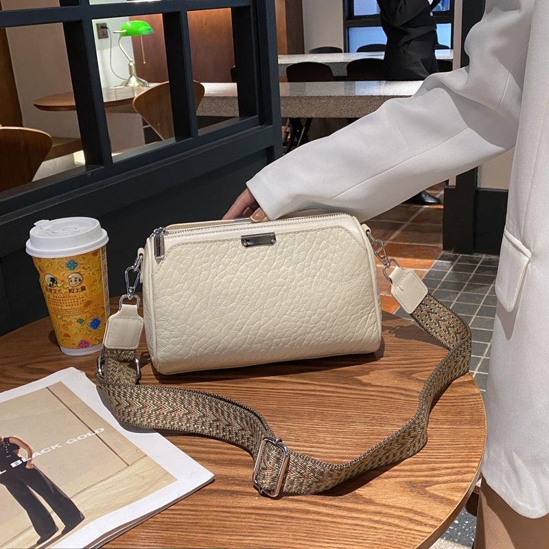 First Layer Cowhide Elephant Pattern Fashion All-Match Pillow Bag New Women'S Bag Leather Supply Single Shoulder Oblique Collapse - Image 2