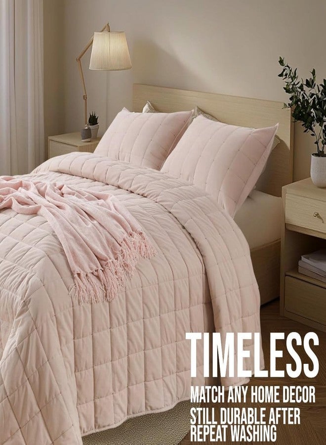 كاسينتيكس طقم لحاف كاسينتكس بحجم كوين - 3 قطع من قماش الكوردروي الوردي مع أغطية وسائد - مفروشات ناعمة وخفيفة الوزن ومتينة لراحة طوال العام - Image 2