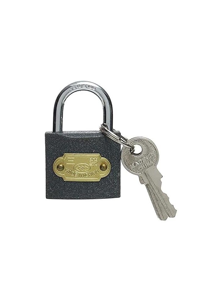 weatherproof metal lock (63mm) with 3 keys ensure maximum protection 