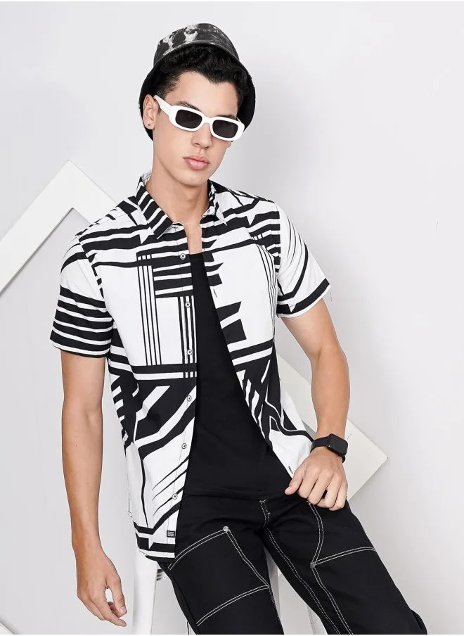 شركة المرآب الهندية Men Regular Fit Abstract Printed Half Sleeves Spread Collar Casual Shirt