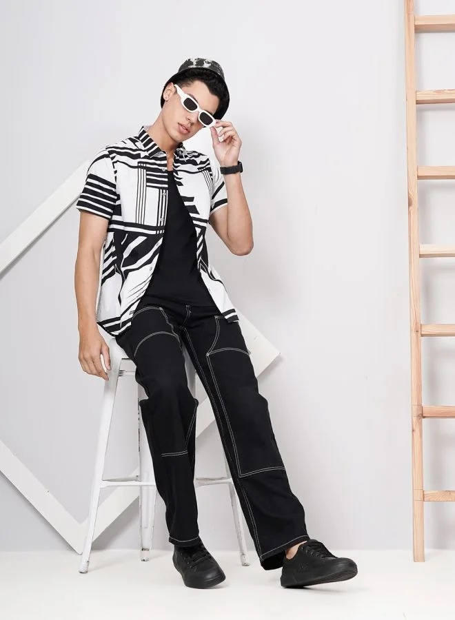شركة المرآب الهندية Men Regular Fit Abstract Printed Half Sleeves Spread Collar Casual Shirt