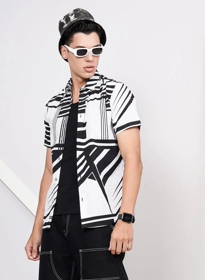 شركة المرآب الهندية Men Regular Fit Abstract Printed Half Sleeves Spread Collar Casual Shirt