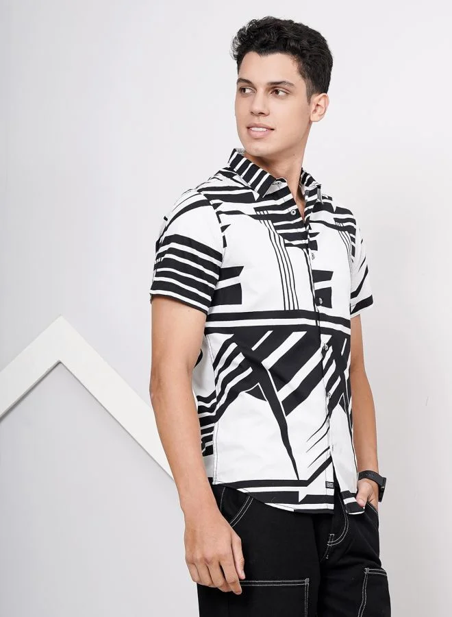 شركة المرآب الهندية Men Regular Fit Abstract Printed Half Sleeves Spread Collar Casual Shirt
