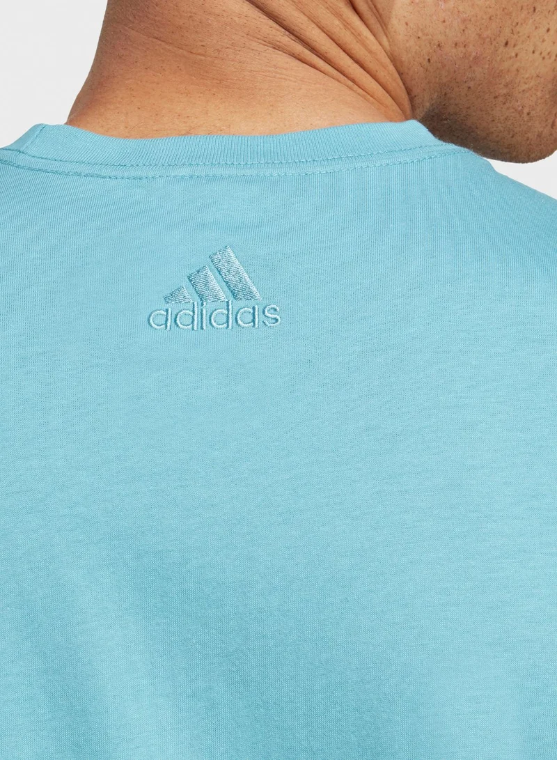 adidas تيشيرت جيرسيه أساسي بشعار الماركة