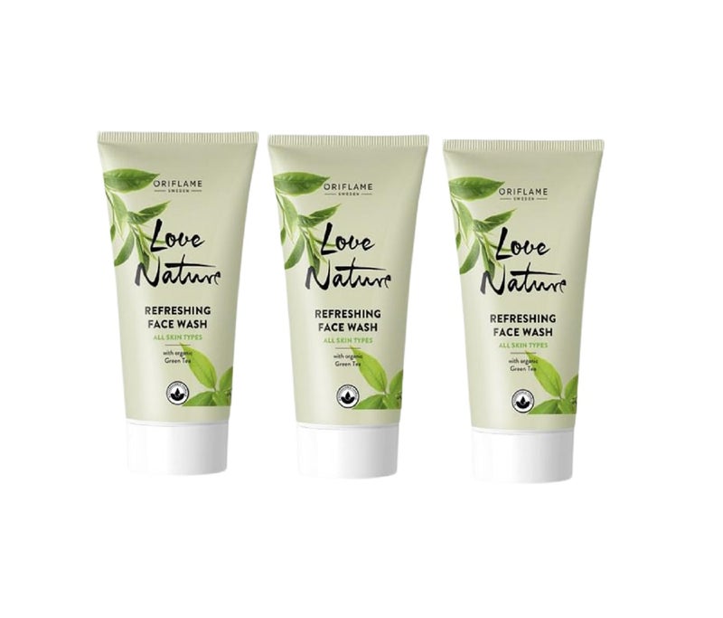 Oriflame love nature refreshing face wash with organic green tea 50 x 3 ml Pack of 3 and cleansing sponge - Image 1