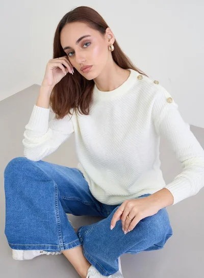 ستايلي سويتر بتفاصيل أزرار على الكتف