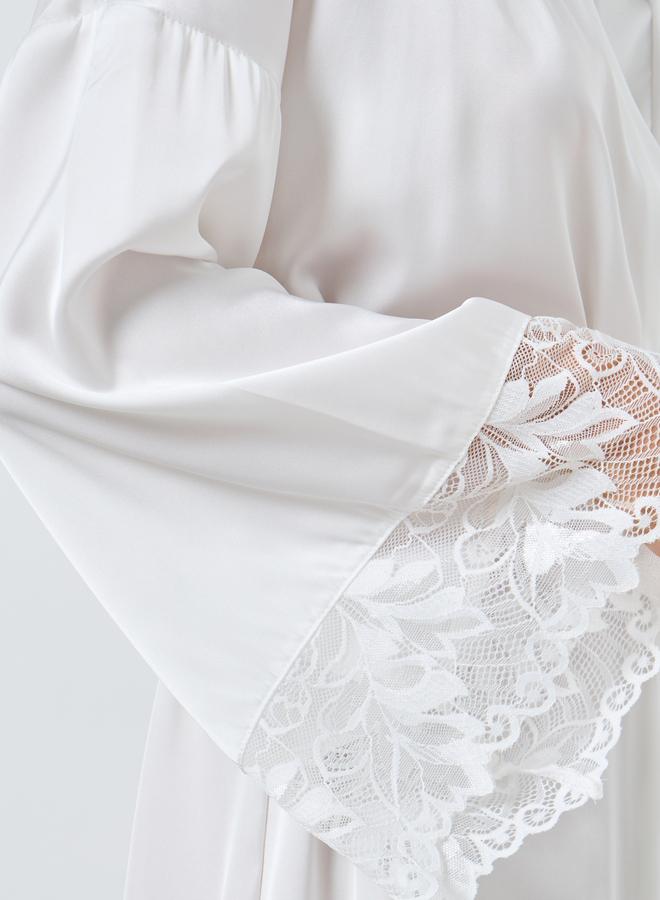 Styli Lace Trim Satin Robe - Image 3