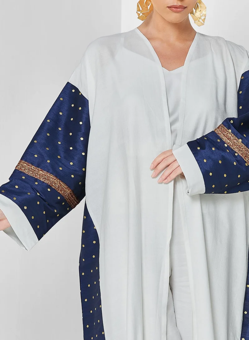 Khizana Color Block Abaya With Sheila