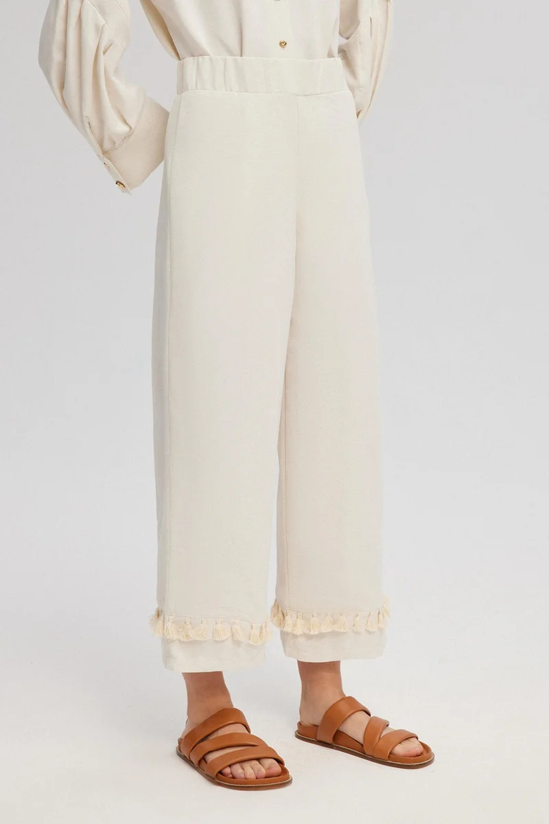 توتشي Linen Trousers with Tassel Detail on Legs