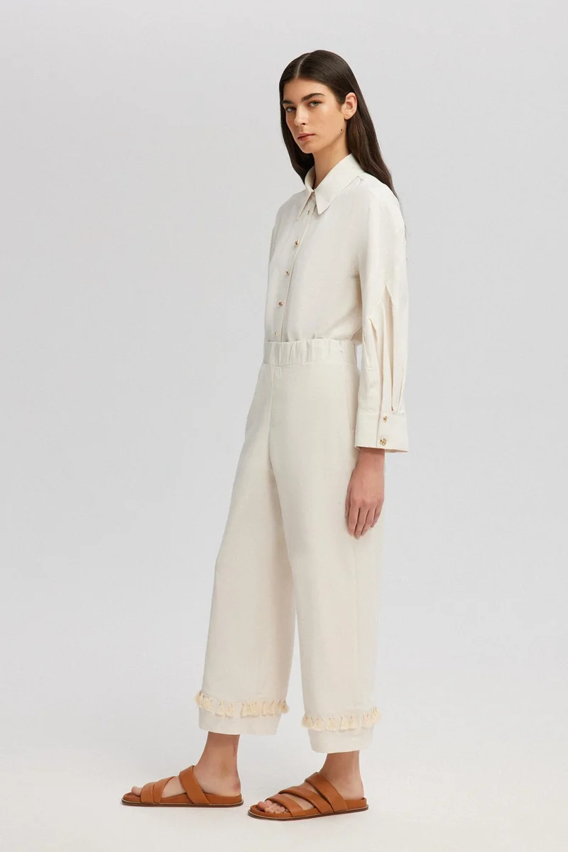 توتشي Linen Trousers with Tassel Detail on Legs