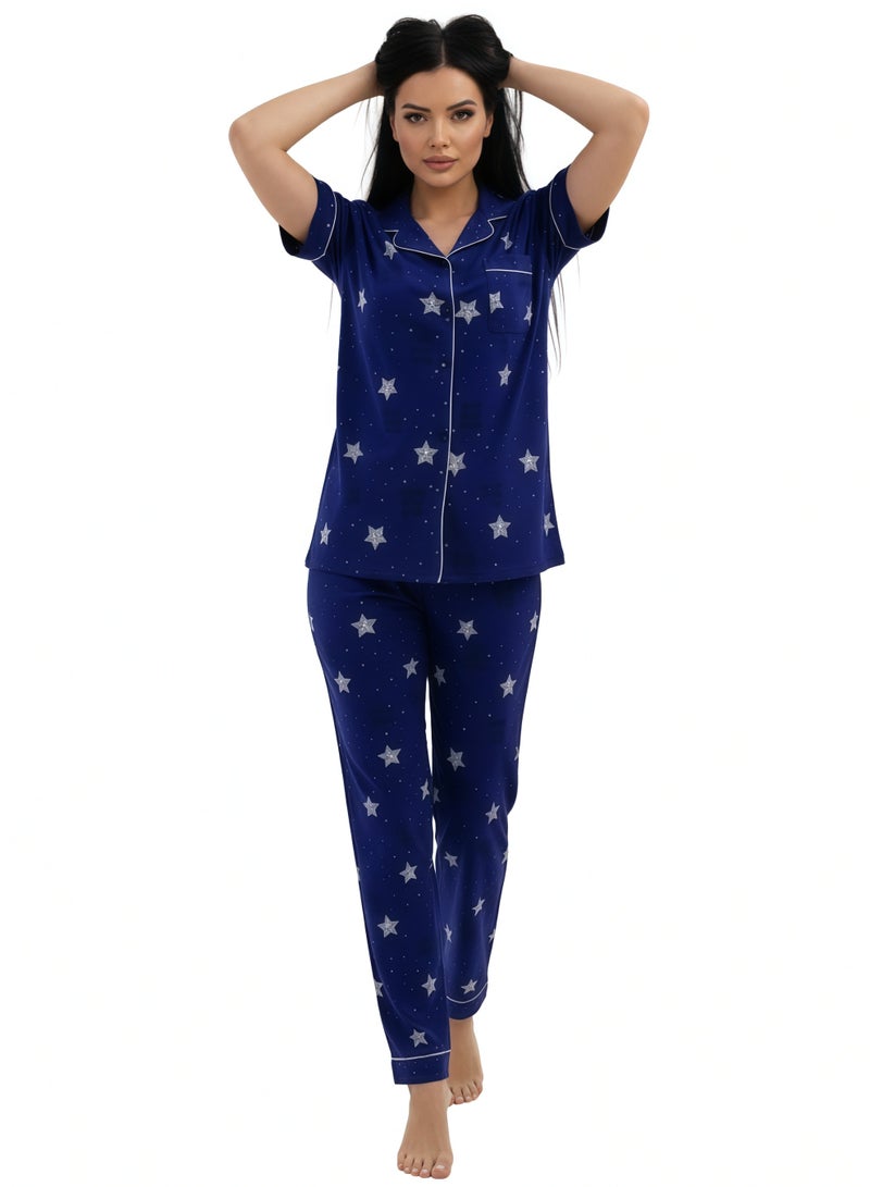 جوانا طقم بيجاما نسائي بتصميم نجوم، قميص بأزرار نصف كم وبنطال طويل - أزرق - Image 3