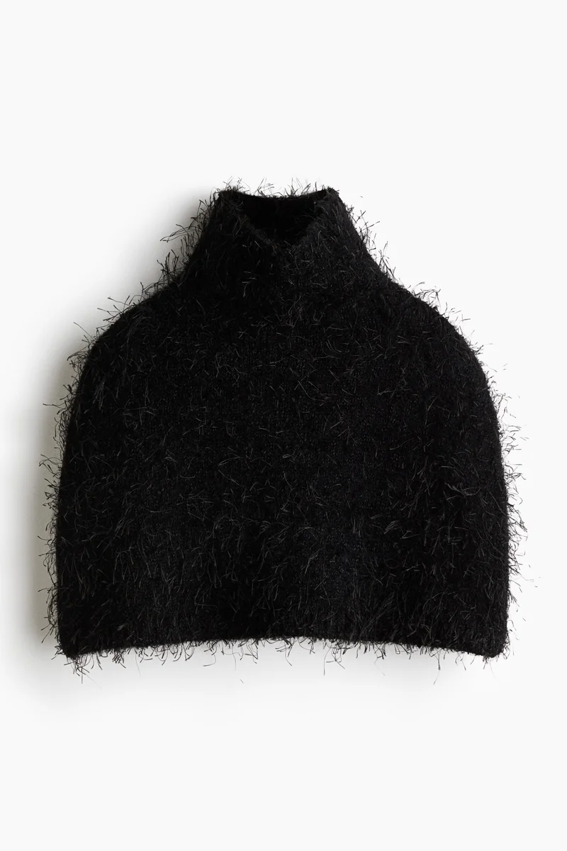 Fluffy-knit cape
