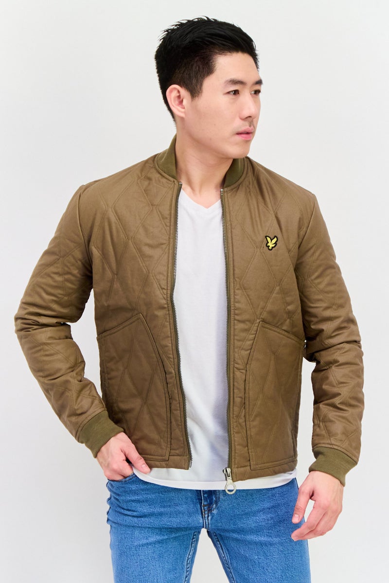 Lyle & Scott جاكيت بافر مبطن بشعار العلامة التجارية للرجال، زيتوني - Image 1