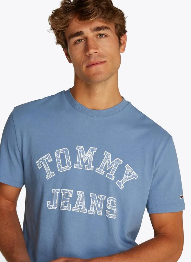 TOMMY JEANS Regular Fit Paisley College T-Shirt