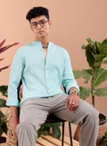 ذا انديان كراج كو Men Slim Fit Solid Full Sleeves Mandarin Collar Resort Wear Shirt