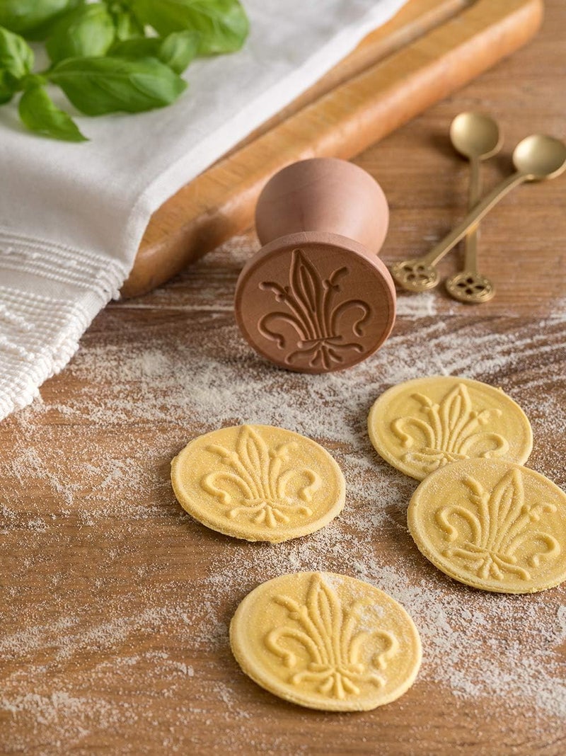 MARCATO MARCATO Made in Italy Corzetto Lily Wood Pasta Stamp  - Image 3