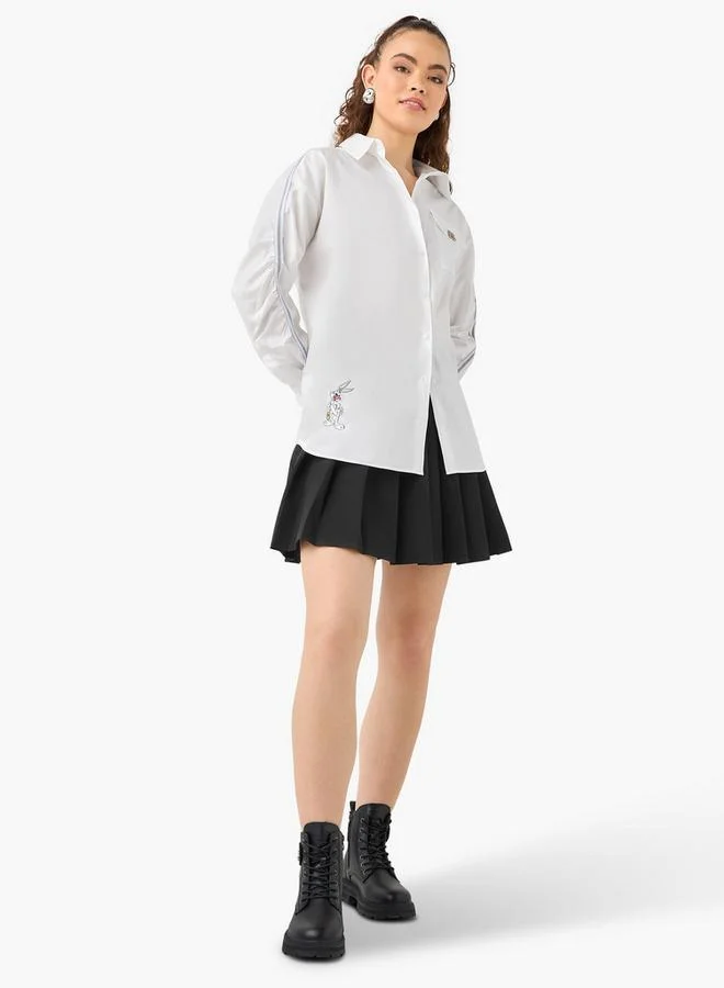 اس بي كاركترز قميص بتطريز باغز باني مع جيب أمامي