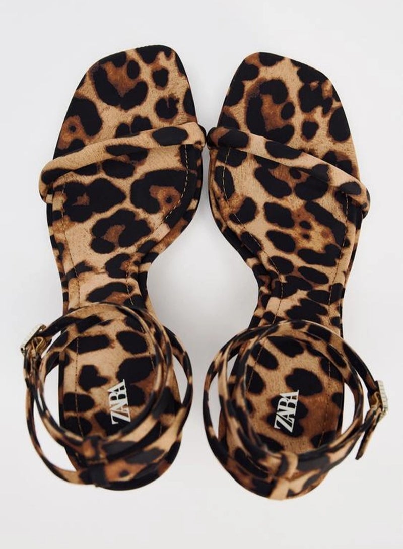 زارا صندل بطبعة حيوان النمر المكتنزة - Image 5