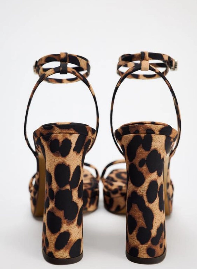 زارا صندل بطبعة حيوان النمر المكتنزة - Image 4