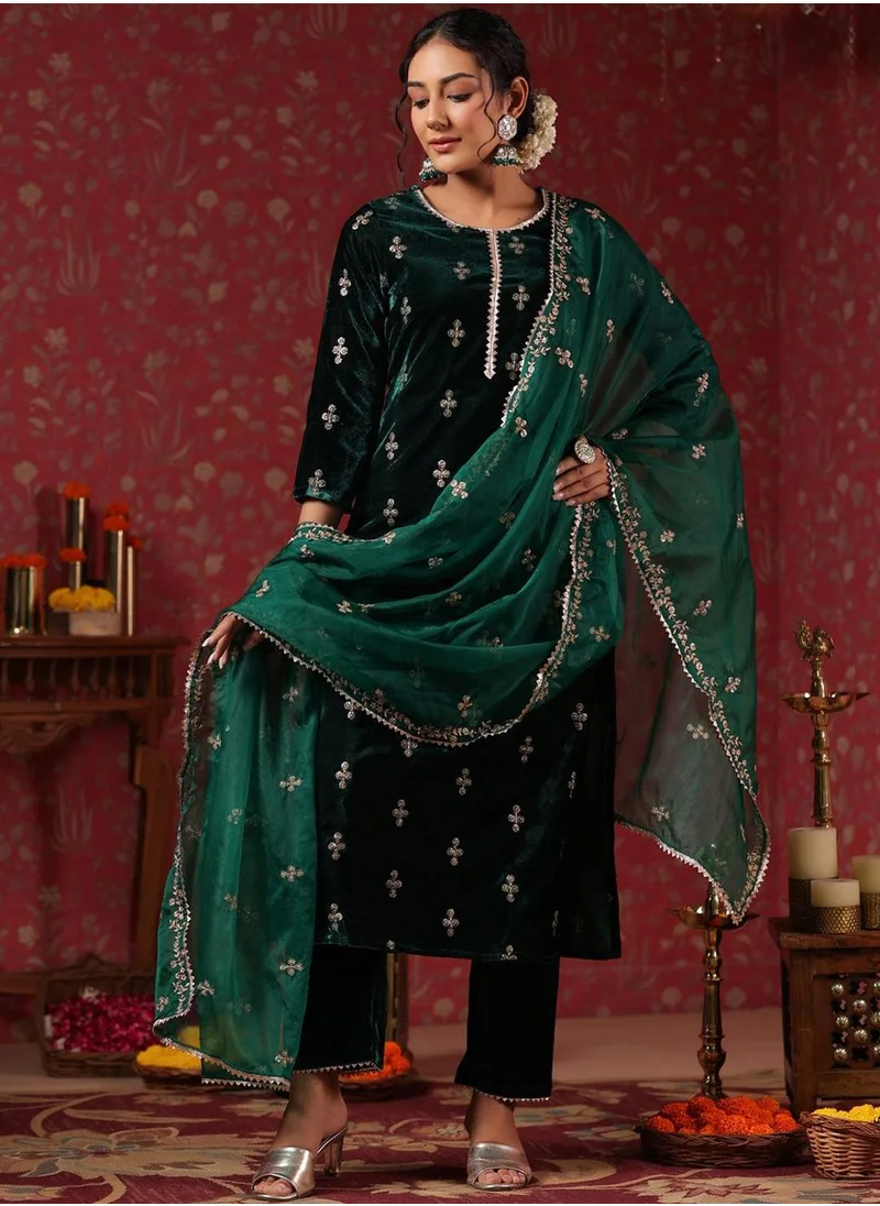 آي شين Women's Ethnic VELVET GREEN STRAIGHT Kurta Set w Dupatta