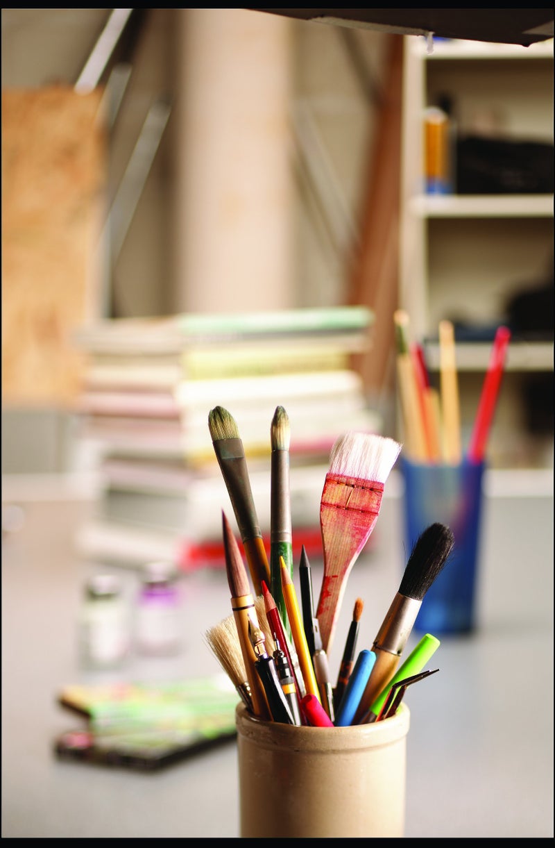 Krylon K01305 Gallery Series Artist and Clear Coatings Aerosol, 11-Ounce, UV-Resistant Clear Gloss - Image 1