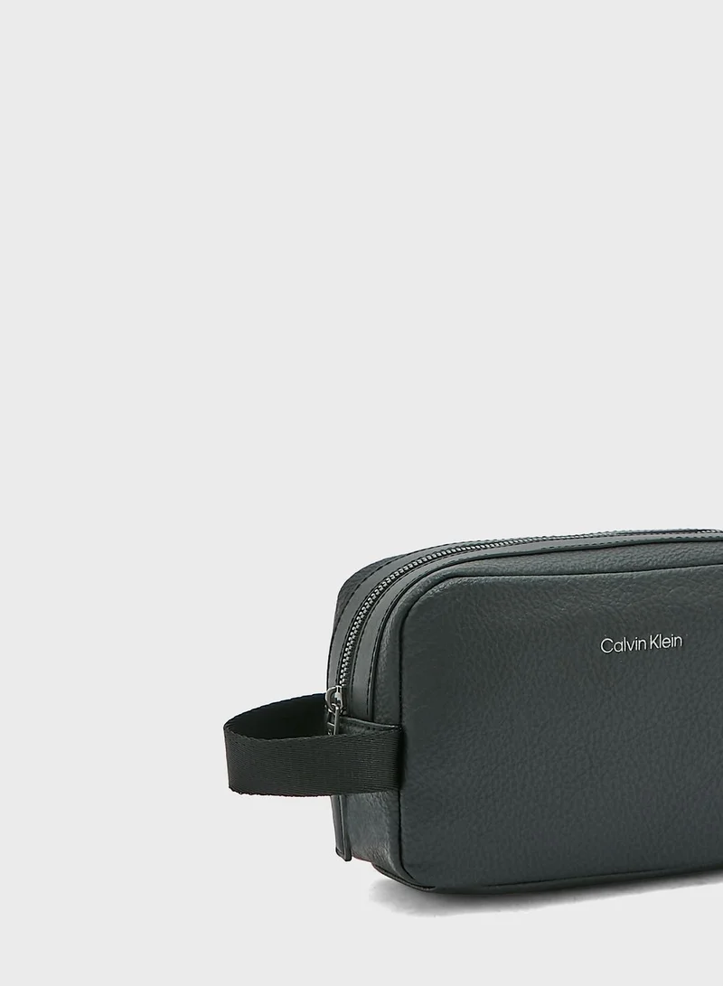 CALVIN KLEIN Around Zip Toiletry Bag