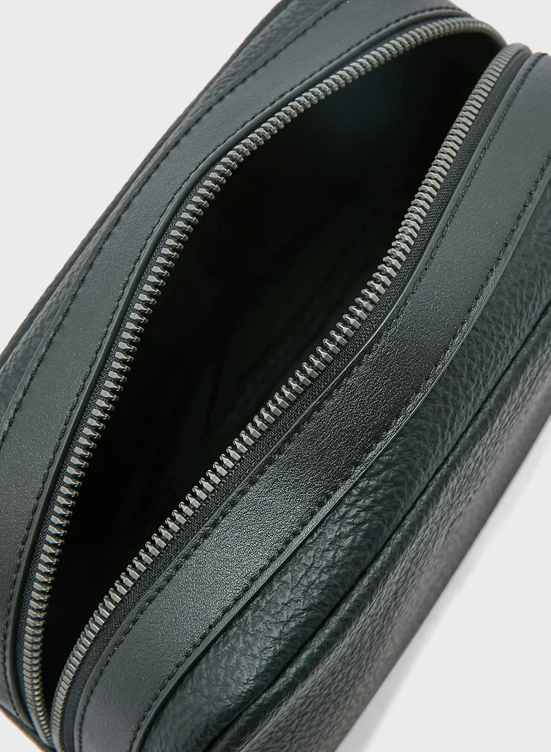 CALVIN KLEIN Around Zip Toiletry Bag
