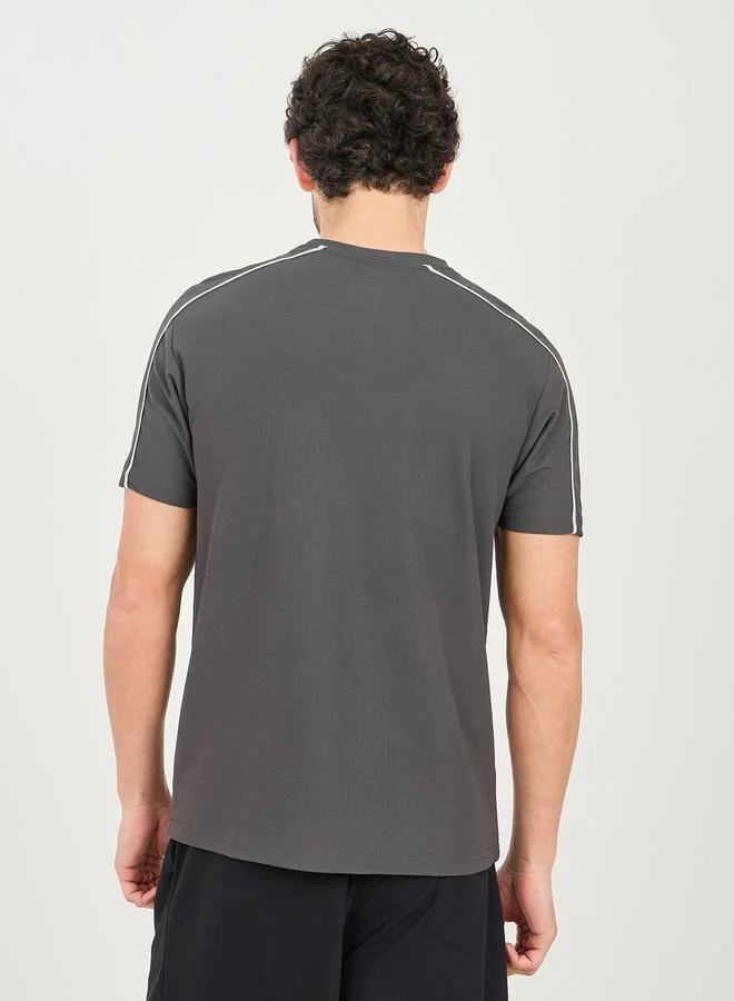 Styli Styli Micro Pique Knit Contrast Overlock Seam Workout T-shirt