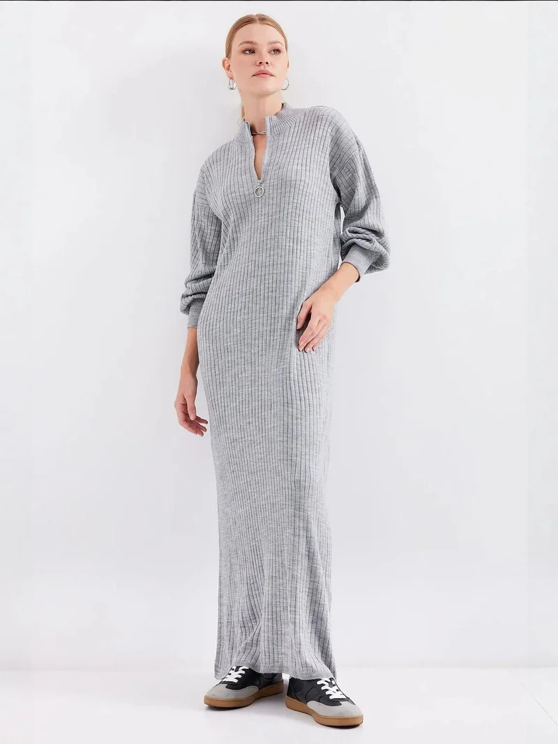 بيغ دارت فستان محبوك بنسيج بارت بنصف ياقة مدورة وسحاب