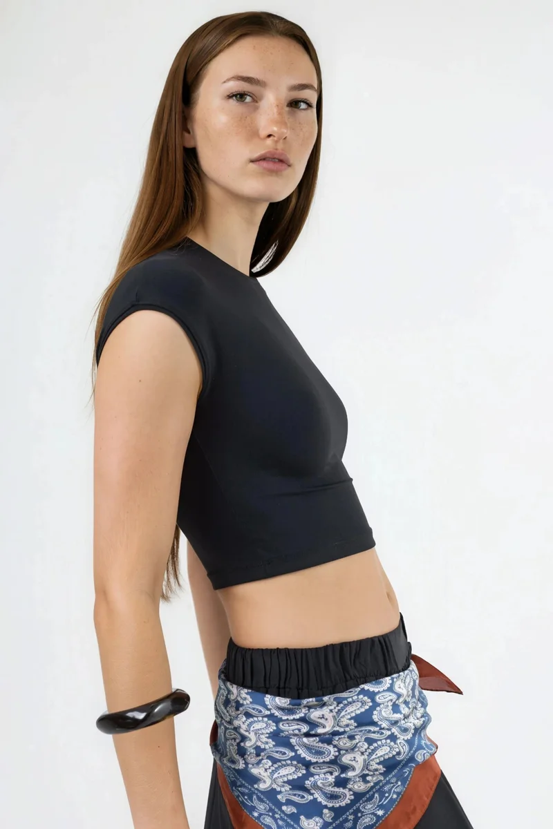 بوسيم BUSEM Crew Neck Solid Crop T-Shirt