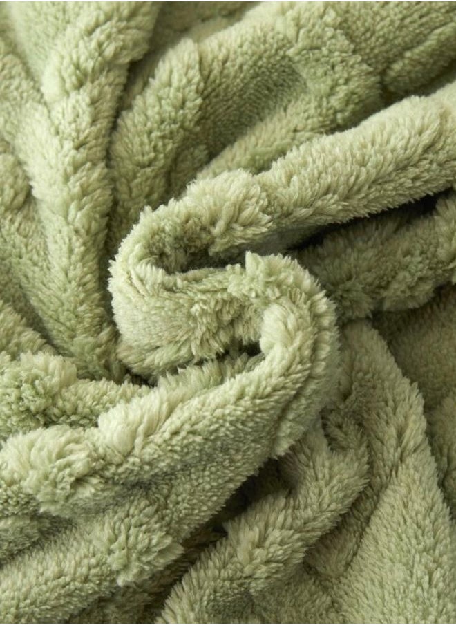 LUNA Home - Taffeta fleece blanket super soft green color. - Image 1