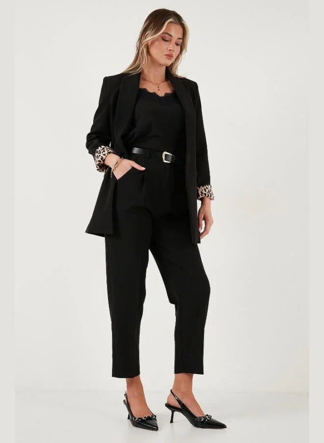 ليلا جاكيت بليزر نسائي ليلا بقصة عادية وياقة كلاسيكية وبطانة منقوشة وتفاصيل مميزة