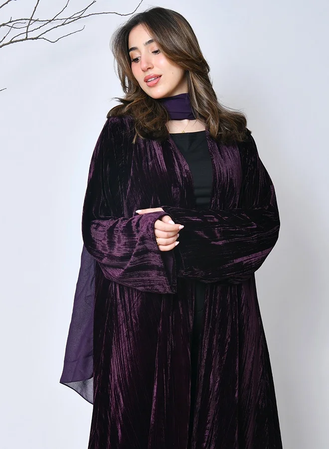 HAWRAA ABAYA Luxurious winter velvet abaya – an elegant design for a refined look