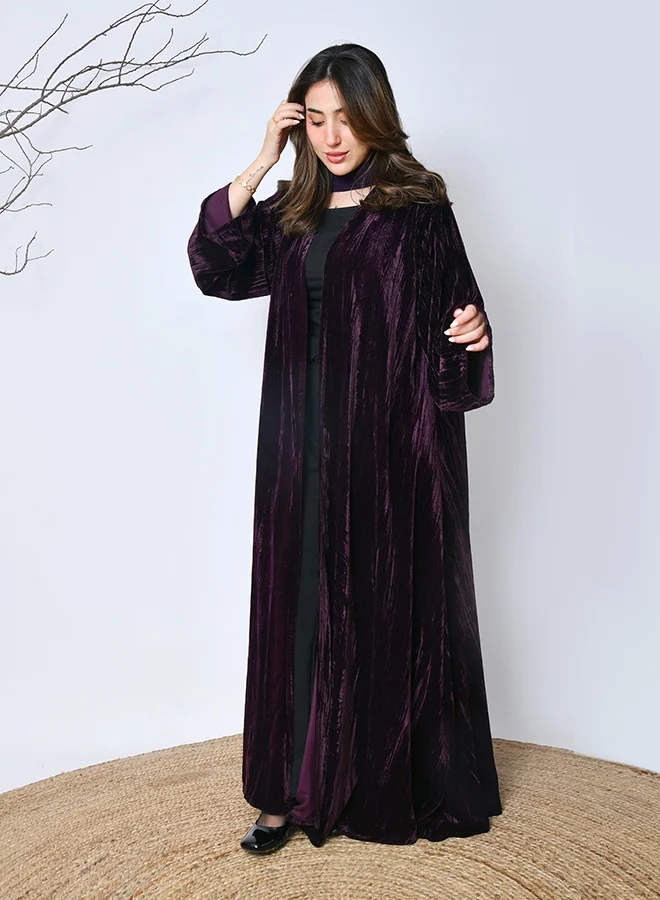 HAWRAA ABAYA Luxurious winter velvet abaya – an elegant design for a refined look