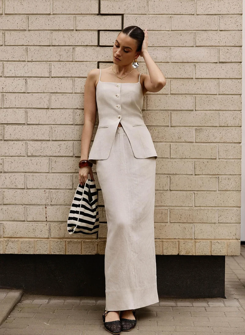 Lichi Straight linen maxi skirt with a slit cut