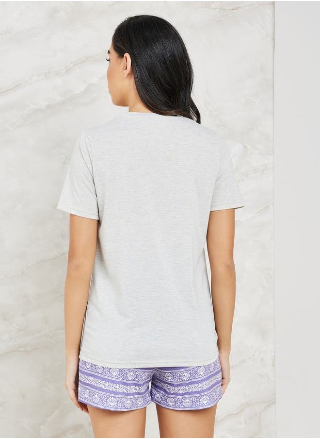 Styli - Solid Pocket Detail T-Shirt & Border Print Shorts - Image 1