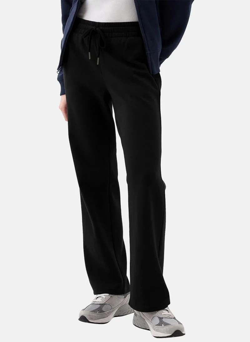 يونيكي Black Plain Casual Trouser