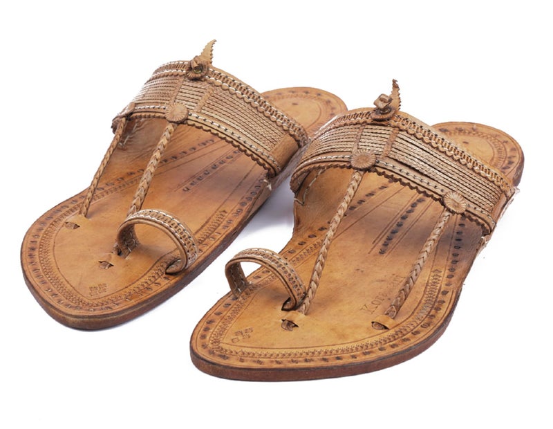 KORAKARI Men's Kapshi Kolhapuri Chappal Comfortable Flip Flops Slippers with Natural 7 Braids Handcrafted Sandals Anti Slip Durable Genuine Leather Traditional Footwear (UK-9) - Image 4