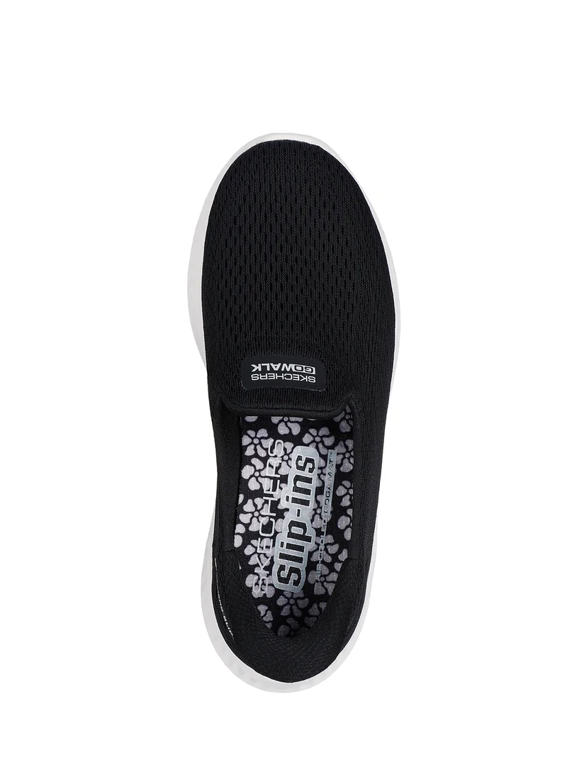 SKECHERS Go Walk Now