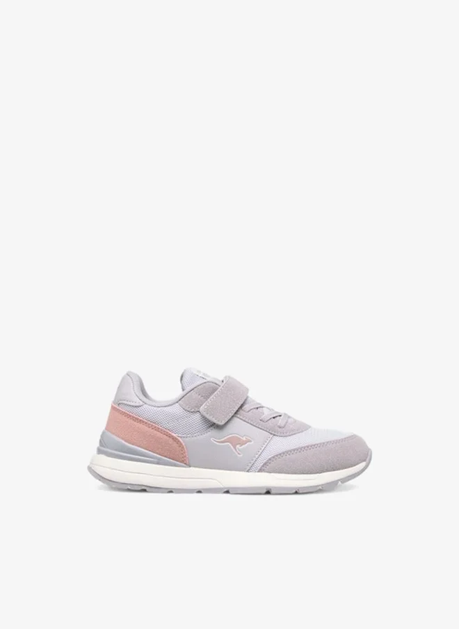 كانغاروس حذاء رياضي بناتي بطبعة شعار مع إغلاق بشريط لاصق