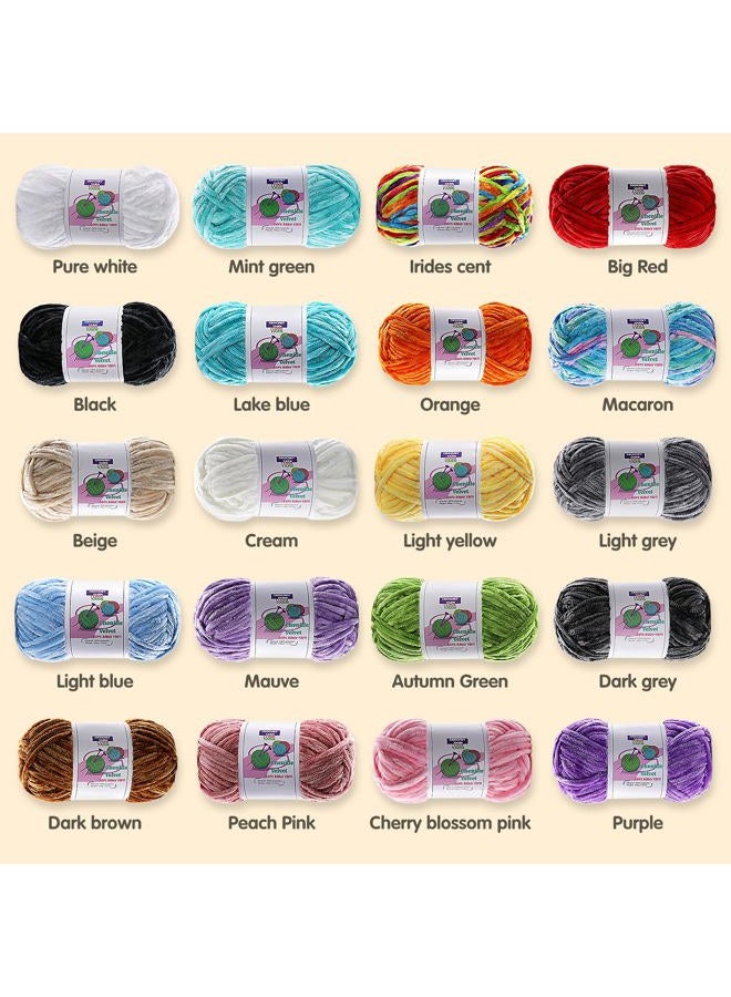 DAERBOF Chunky Yarn, Velvet Chenille Yarn for Crocheting and Knitting, 3 Skeins (3×3.5oz, 3×87.5yds) - Light Grey - Image 5