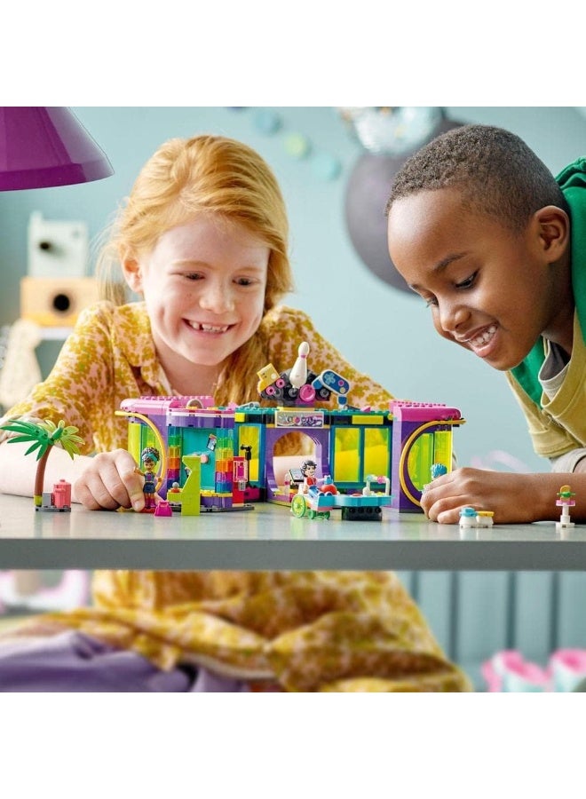 LEGO Friends Roller Disco Arcade 41708 Building Kit (642 Pieces) - Image 4