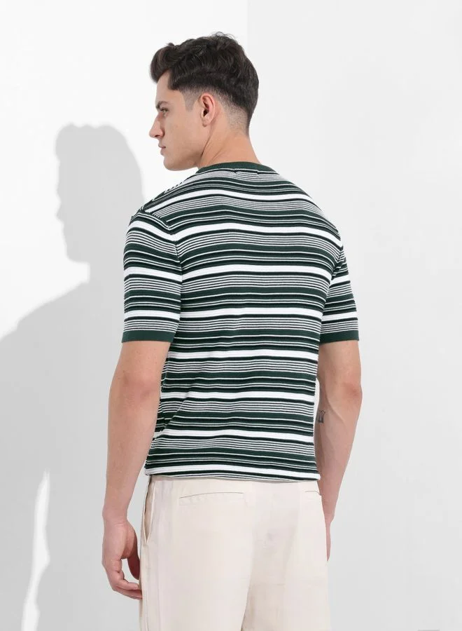 شركة المرآب الهندية Men Slim Fit Textured Crew Neck Half Sleeves T-Shirt