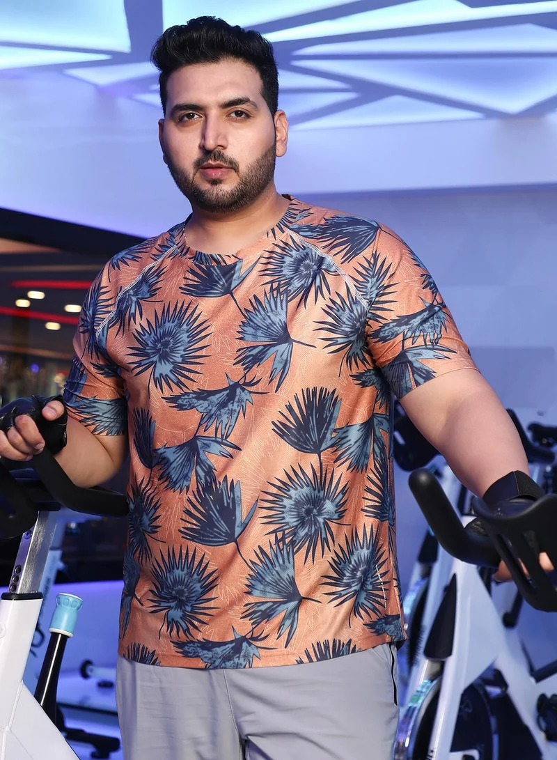 انستافاب بلس تي شيرت رياضي رجالي باللون البني الداكن