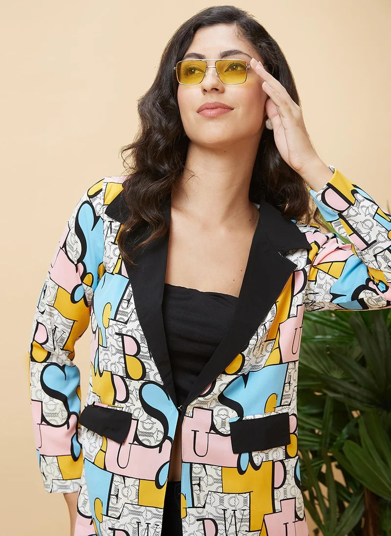 جلو باص جاكيت نسائي مفتوح من الأمام بأكمام طويلة وطباعة حروف وردي من جلوبس